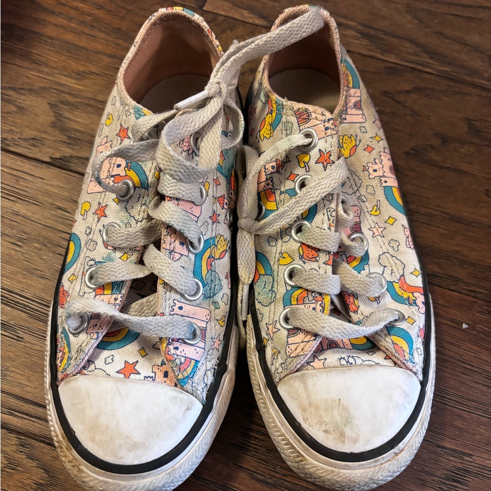 Girls low top Converse